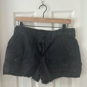 American eagle size 8 black shorts